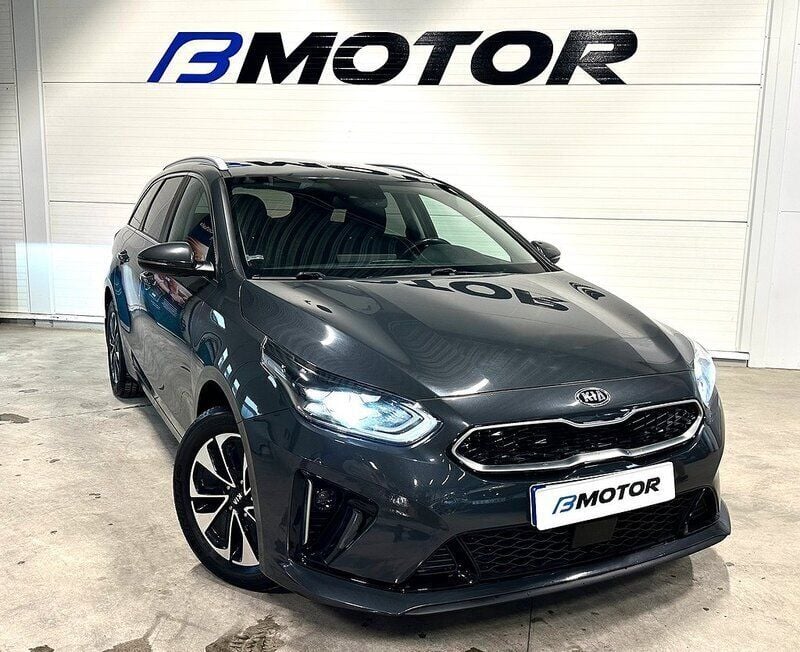 Grå Begagnad 2020 Kia Ceed Sportswagon Kombi | 209 900 kr (Marknadspris) - Bild 1/4