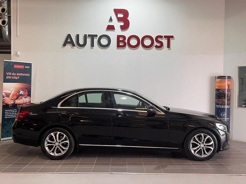 Svart Begagnad 2015 Mercedes C180 Avantgarde Sedan | 149 900 kr (Bra pris) - Bild 1/4