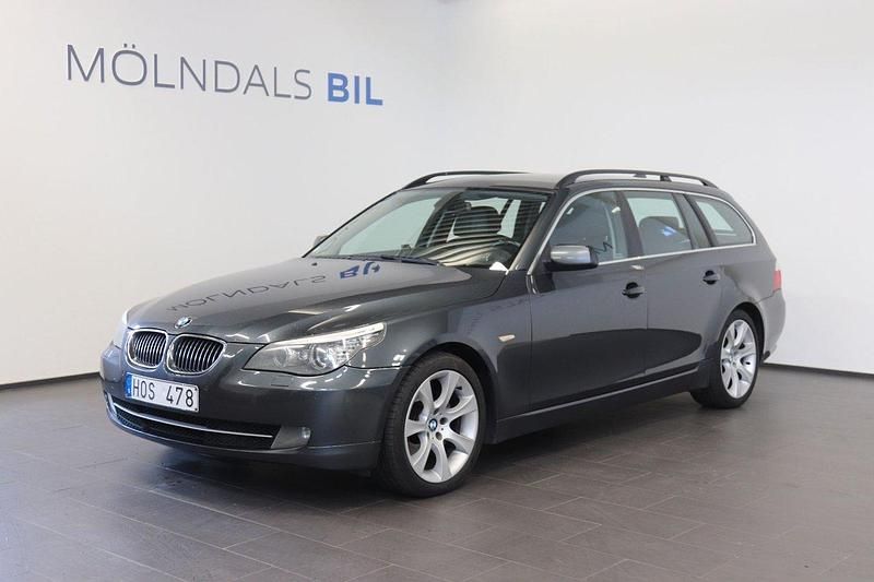 Grå Begagnad 2008 BMW 530 Kombi | 59 900 kr (Marknadspris) - Bild 1/4