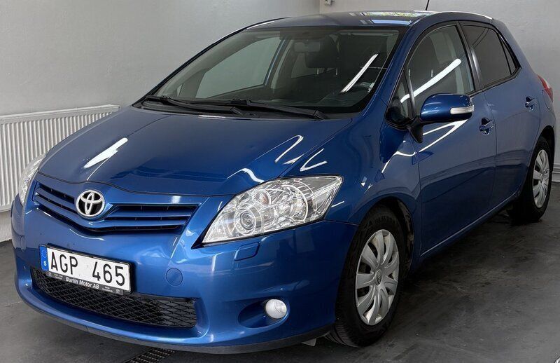Blå Begagnad 2011 Toyota Auris Plus Halvkombi | 39 900 kr (Superpris) - Bild 1/4