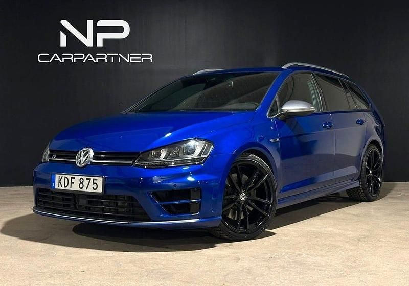 Blå Begagnad 2015 VW Golf VII R Kombi | 219 900 kr (Marknadspris) - Bild 1/4
