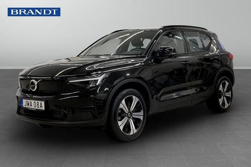 Begagnad Volvo XC40 Core 172 kW (234 HK) 2023 Svart SUV