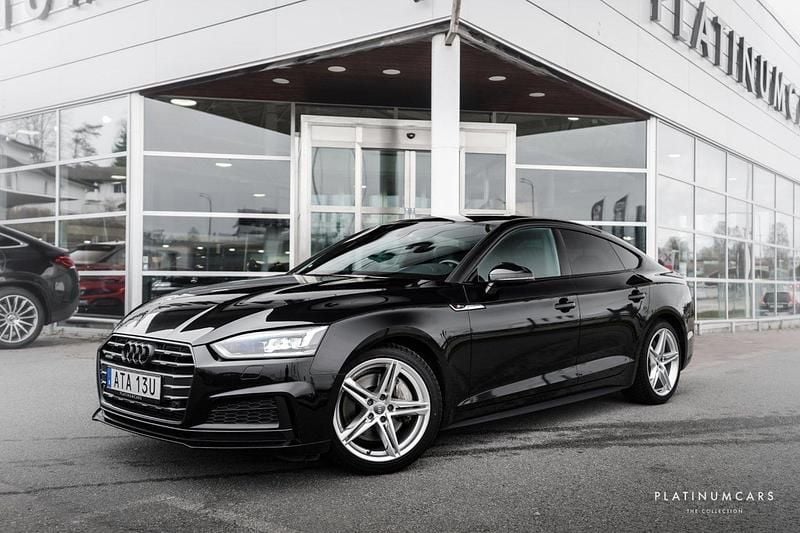 Svart Begagnad 2019 Audi A5 Sportback S-Line Halvkombi | 299 000 kr (Marknadspris) - Bild 1/4