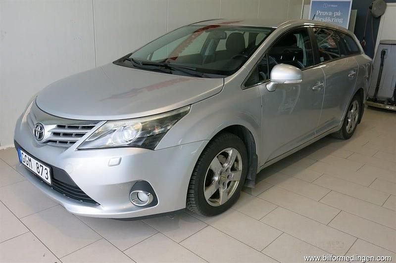 Begagnad Toyota Avensis 124 HK (91 kW) 2012 Silver samma som bilen Kombi