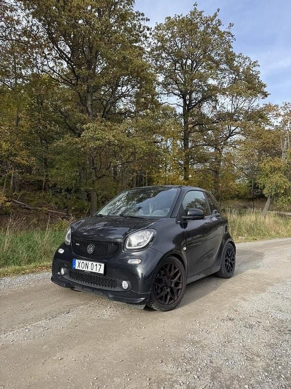 Svart Begagnad 2015 Smart ForTwo Coupé Brabus Sportkupé | 75 000 kr (Marknadspris) - Bild 1/4