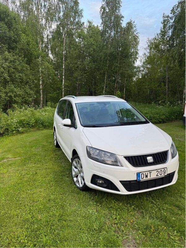 Vit Begagnad 2012 Seat Alhambra Ecomotive Minibuss | 75 000 kr (Lite dyr) - Bild 1/4