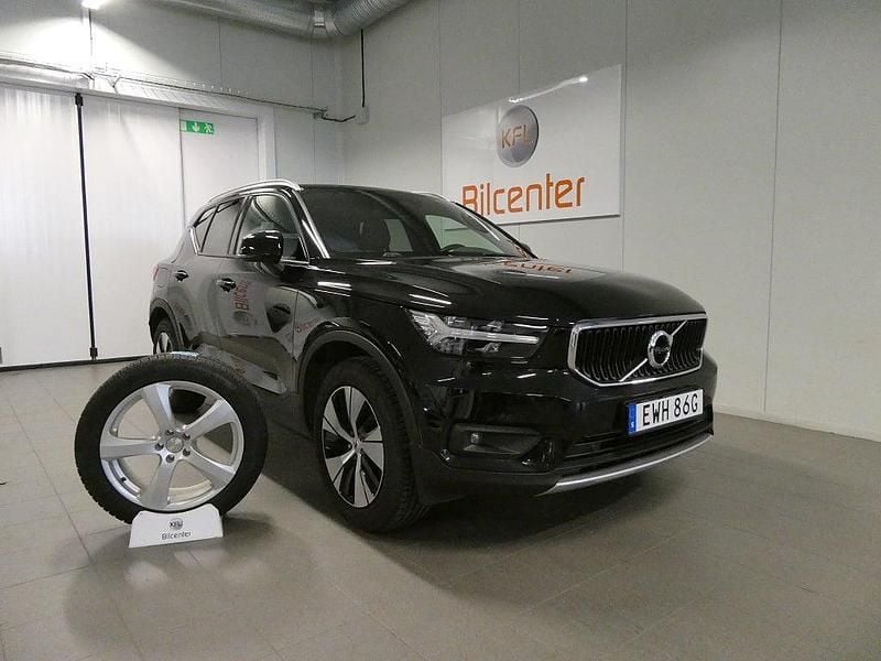 Svart Begagnad 2020 Volvo XC40 SUV | 309 900 kr (Bra pris) - Bild 1/4