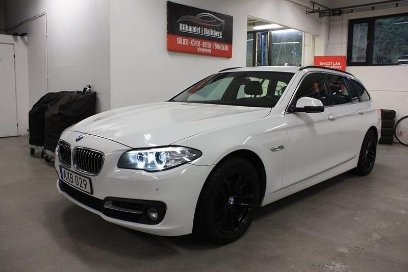 Vit Begagnad 2014 BMW 520 Kombi | 144 900 kr (Marknadspris) - Bild 1/4