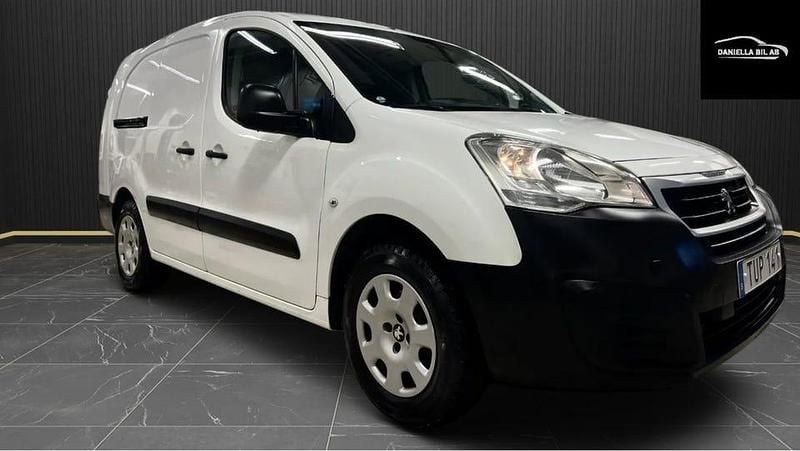 Vit Begagnad 2018 Peugeot Partner Minibuss | 89 900 kr (Bra pris) - Bild 1/4