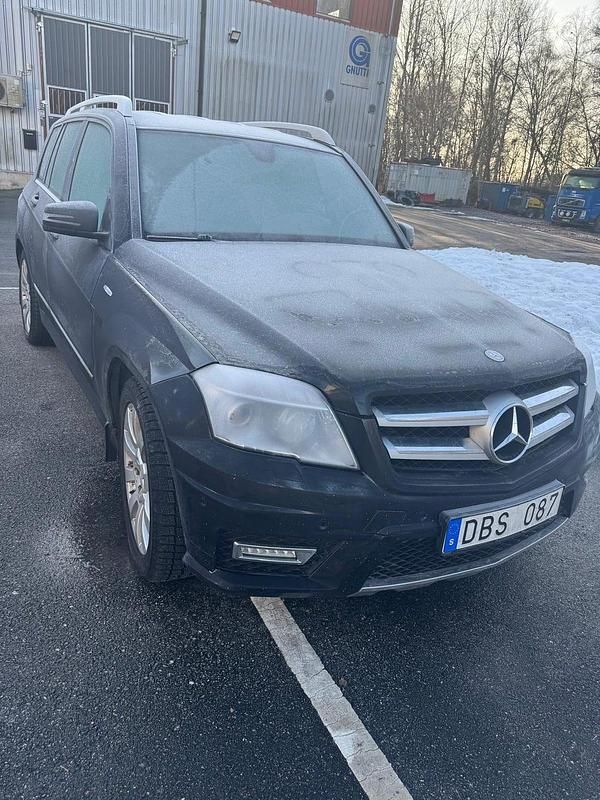 Begagnad 2012 Mercedes GLK220 SUV | 160 000 kr (Dyr) - Bild 1/4