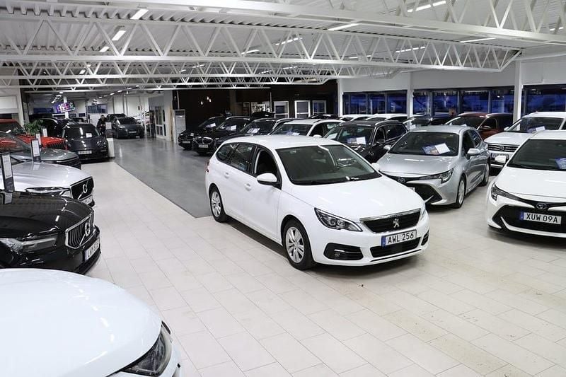 Begagnad Peugeot 308 SW Active 131 HK (96 kW) 2018 Vit Kombi