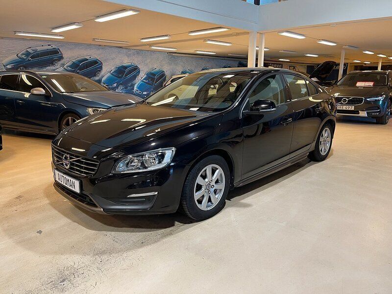 Svart Begagnad 2014 Volvo S60 Sedan | 119 900 kr (Marknadspris) - Bild 1/4