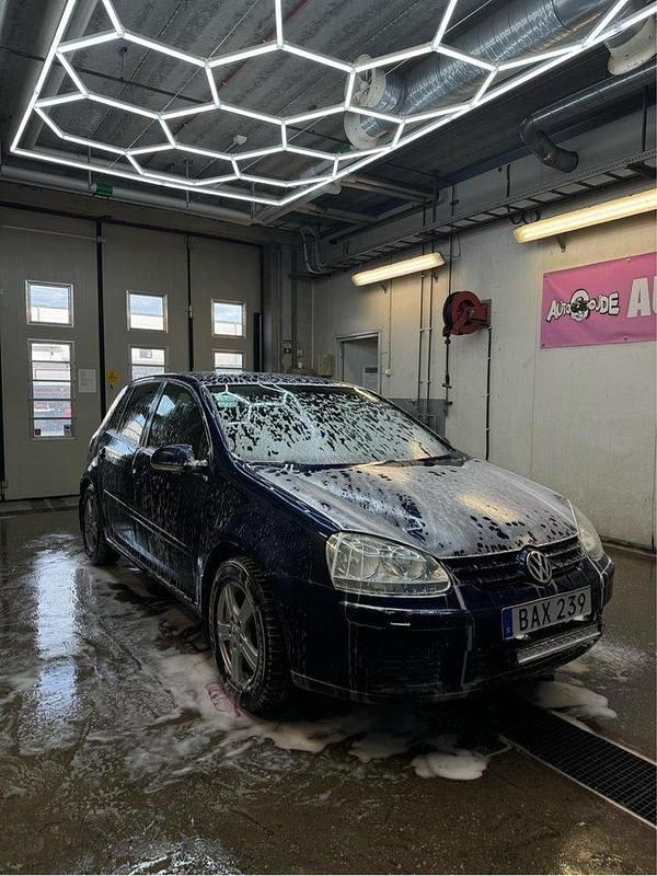 Blå Begagnad 2008 VW Golf VI Halvkombi | 18 000 kr (Bra pris) - Bild 1/4