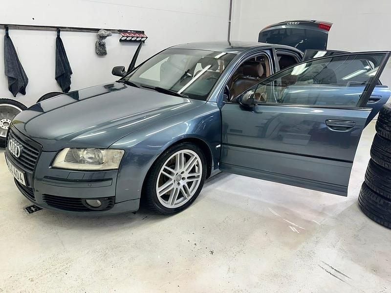 Begagnad Audi A8 326 HK (239 kW) 2006 Dolphin grey metallic Sedan
