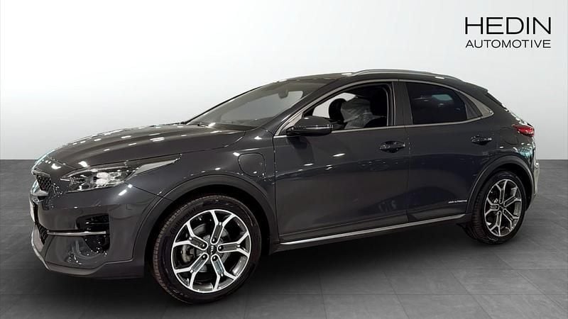 Grå (grey) Begagnad 2022 Kia XCeed Advance SUV | 269 900 kr (Marknadspris) - Bild 1/4