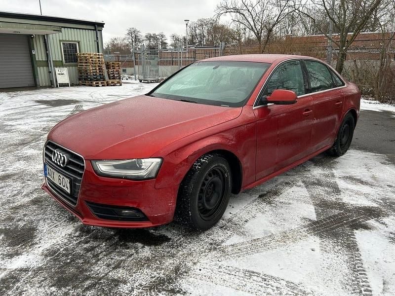 Röd Begagnad 2012 Audi A4 Sedan | 21 000 kr - Bild 1/4