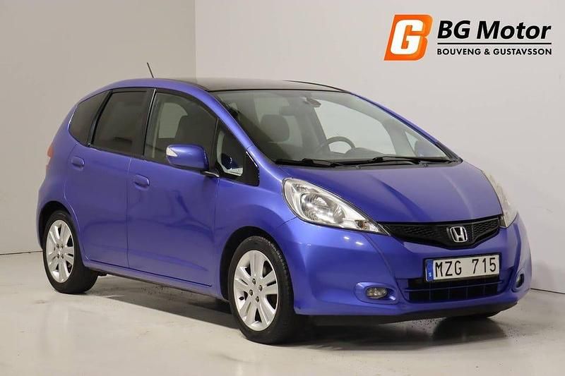 Blå Begagnad 2013 Honda Jazz Halvkombi | 64 900 kr (Marknadspris) - Bild 1/4