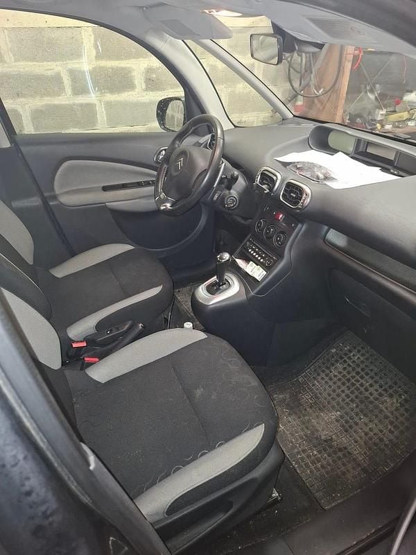 Begagnad Citroën C3 Picasso 92 HK (67 kW) 2012 Grå Minibuss
