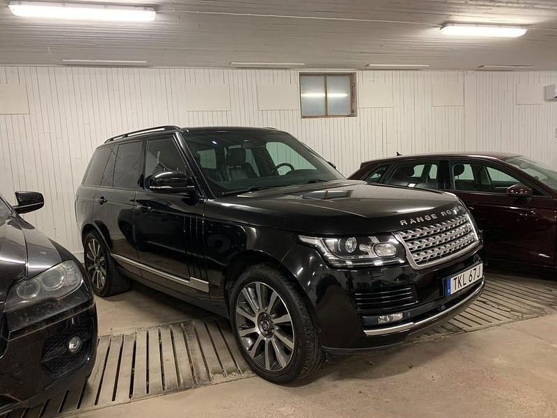 Svart Begagnad 2013 Land Rover Range Rover SUV | 299 000 kr (Lite dyr) - Bild 1/4
