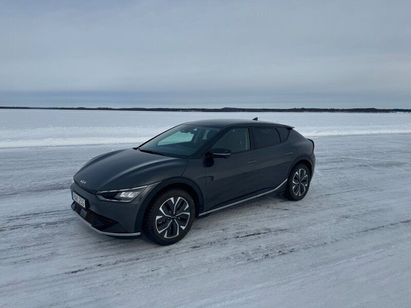 Grå Begagnad 2023 Kia EV6 4 SUV | 419 000 kr - Bild 1/4