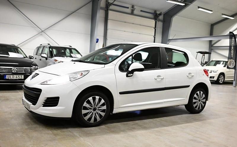 Begagnad Peugeot 207 95 HK (69 kW) 2010 Vit Halvkombi