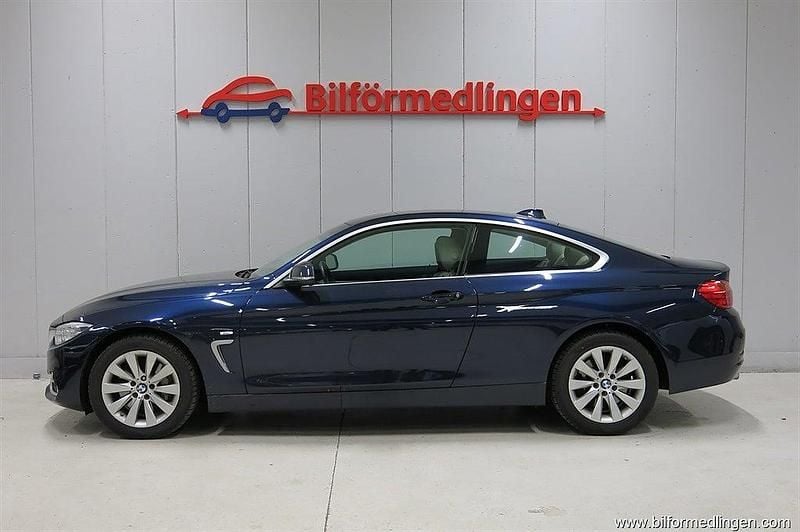 Blå samma som bilen Begagnad 2014 BMW 435 Sedan | 259 900 kr (Superpris) - Bild 1/4