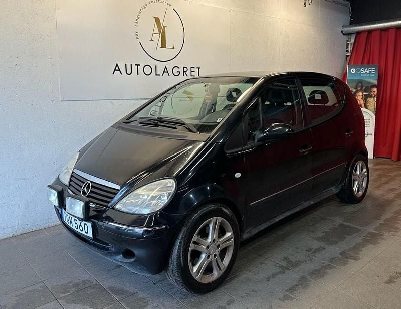 Svart Begagnad 2002 Mercedes A190 Elegance Halvkombi | 29 900 kr - Bild 1/4