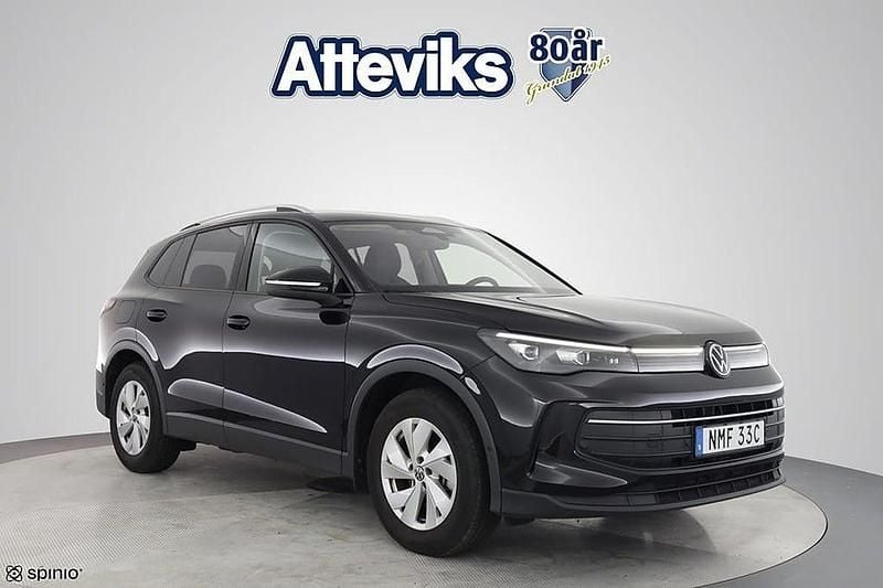 Svart Begagnad 2024 VW Tiguan Edition SUV | 354 000 kr (Marknadspris) - Bild 1/3