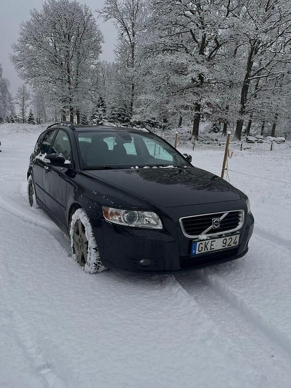 Begagnad 2008 Volvo V50 Kombi | 50 000 kr (Marknadspris) - Bild 1/4