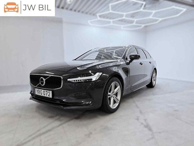Grå Begagnad 2018 Volvo V90 Momentum Kombi | 264 900 kr (Marknadspris) - Bild 1/4