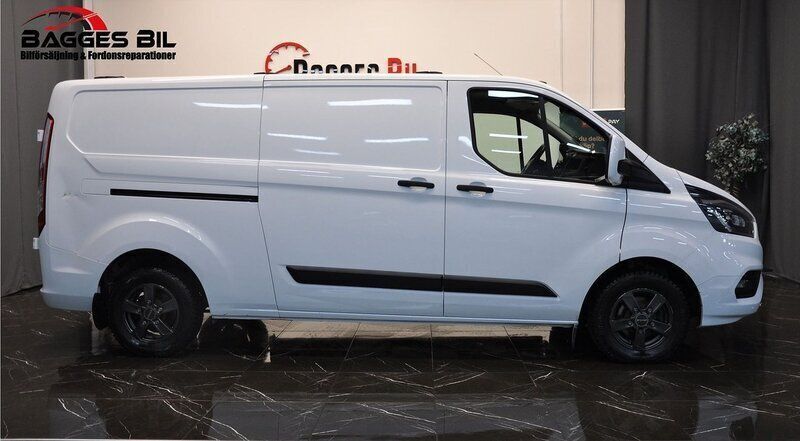 Vit Begagnad 2019 Ford Transit Custom Minibuss | 209 000 kr (Superpris) - Bild 1/4