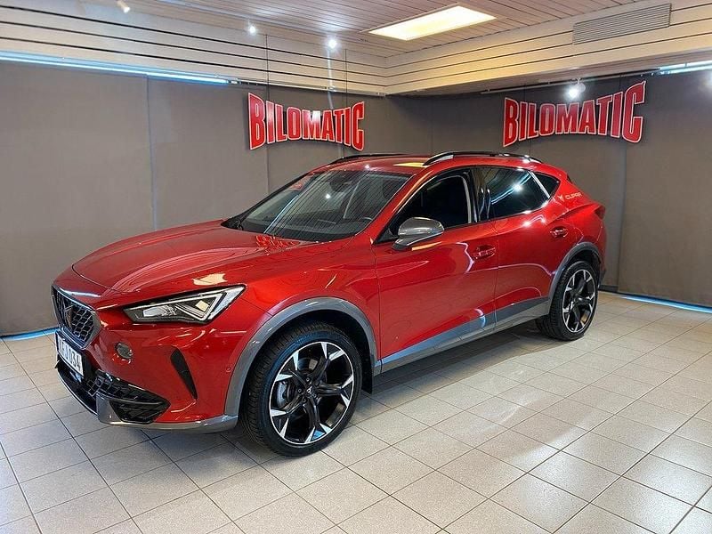 Röd (desirerödmetallic) Begagnad 2023 Cupra Formentor SUV | 289 900 kr (Marknadspris) - Bild 1/4