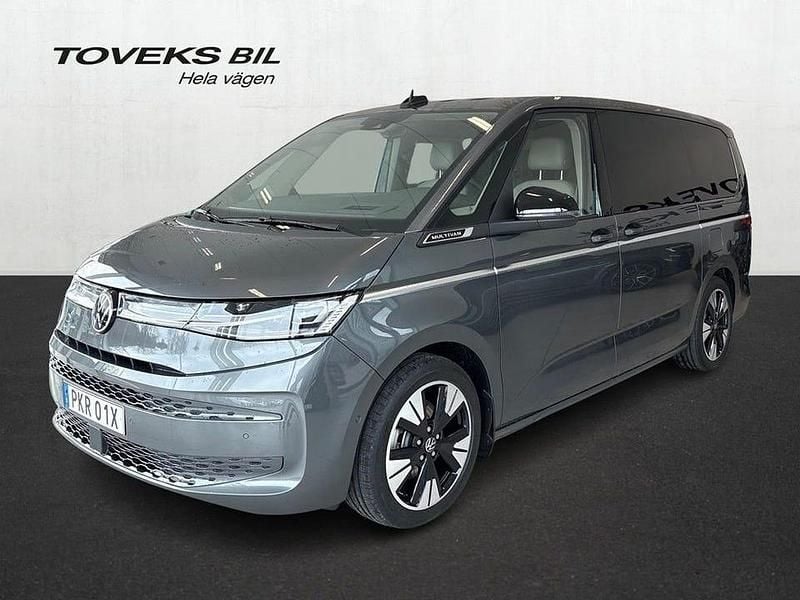 Indiumgrå metallic Begagnad 2025 VW Multivan Style Van | 769 900 kr (Superpris) - Bild 1/4