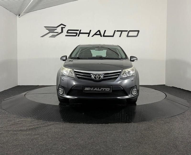 Begagnad Toyota Avensis Business Edition 152 HK (111 kW) 2012 Grå Sedan