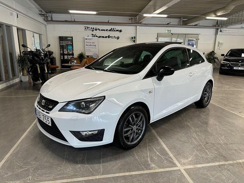Vit Begagnad 2013 Cupra Ibiza Halvkombi | 109 900 kr - Bild 1/4