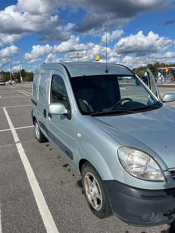 Begagnad Nissan Kubistar 84 HK (61 kW) 2009