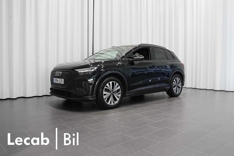 Svart (mytsvart metallic) Begagnad 2023 Audi Q4 e-tron Advanced SUV | 399 500 kr (Marknadspris) - Bild 1/4