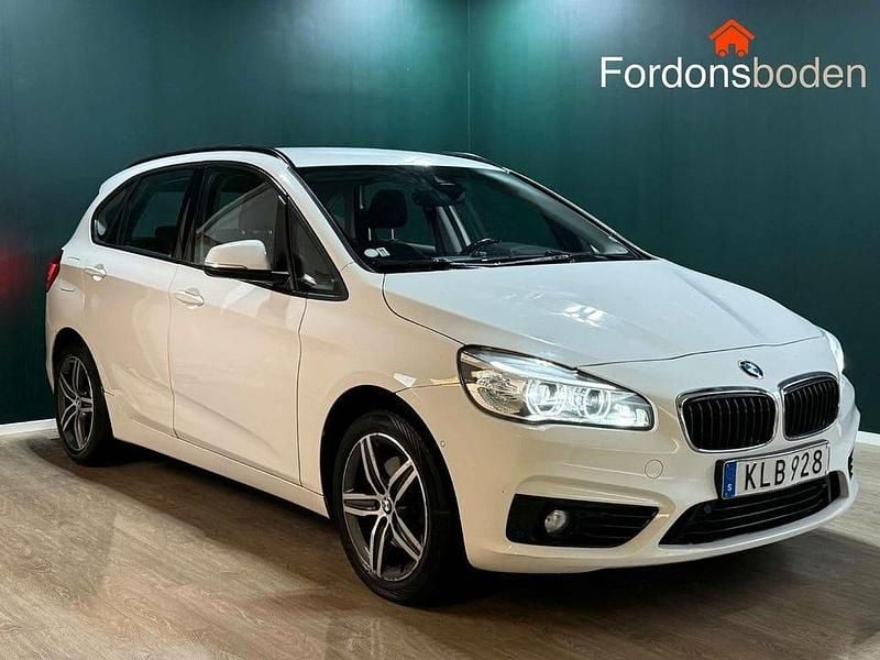 Vit Begagnad 2014 BMW 218 Active Tourer Sport Line Minibuss | 114 500 kr (Marknadspris) - Bild 1/4