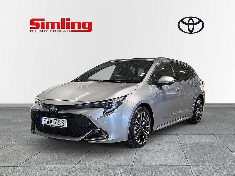 Silver Begagnad 2024 Toyota Corolla Style Kombi | 349 900 kr (Lite dyr) - Bild 1/4