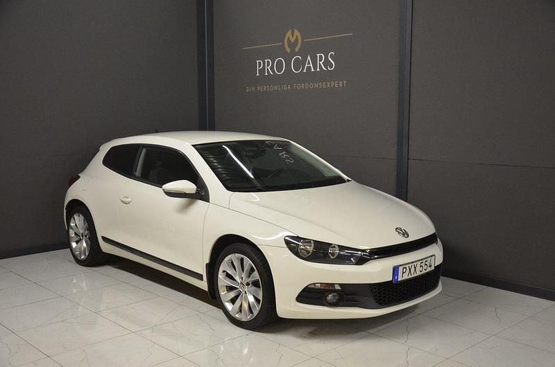 Vit Begagnad 2010 VW Scirocco Sportkupé | 64 900 kr (Bra pris) - Bild 1/4
