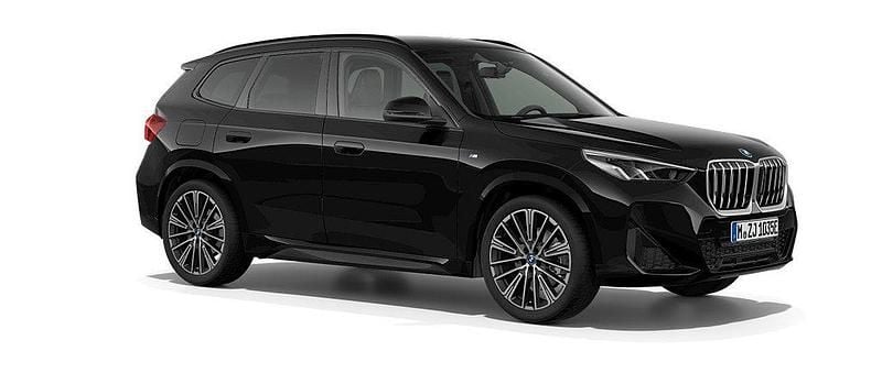 Svart Ny 2025 BMW X1 Shadowline SUV | 640 000 kr - Bild 1/3