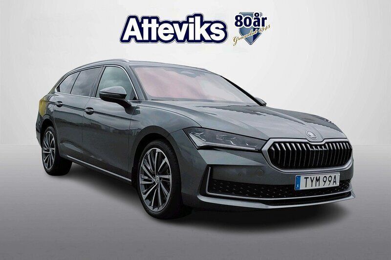 Grå Begagnad 2024 Skoda Superb LAURIN & KLEMENT Kombi | 484 800 kr - Bild 1/4