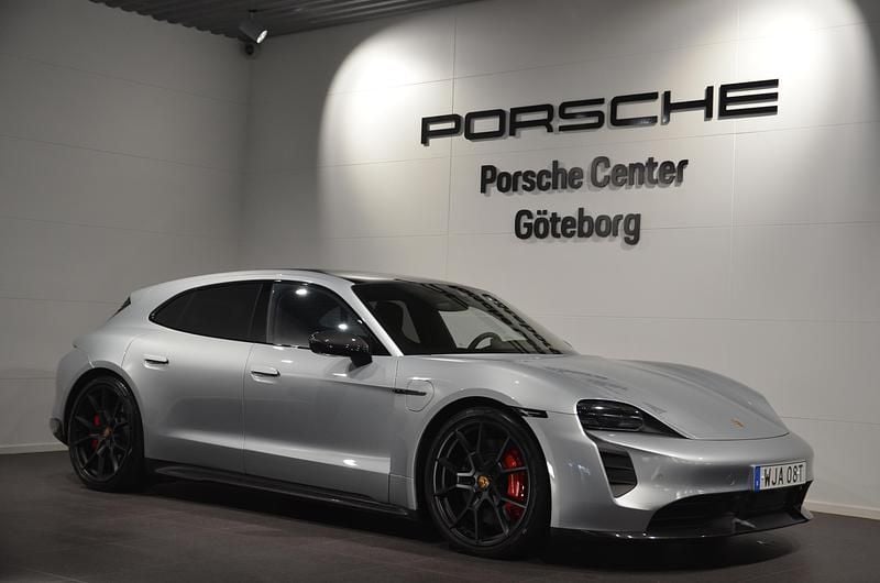 Begagnad Porsche Taycan GTS Sport Turismo 380 kW (517 HK) 2023 Silver Sedan