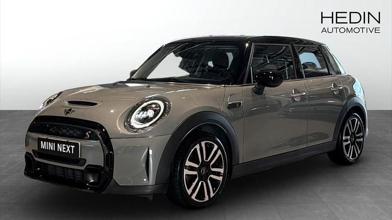 Begagnad 2021 Mini Cooper S Halvkombi | 264 700 kr (Lite dyr) - Bild 1/4