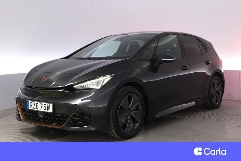 Mörkgrå (grå) Begagnad 2022 Cupra Born Halvkombi | 261 900 kr (Marknadspris) - Bild 1/4