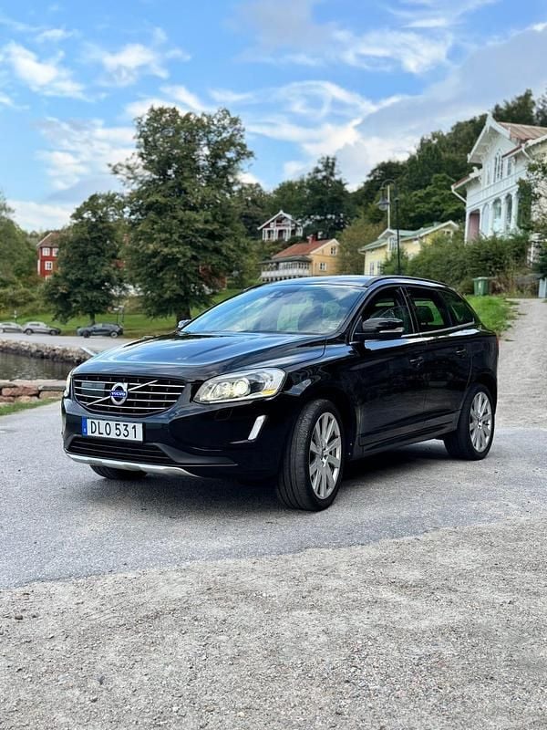 Begagnad 2015 Volvo XC60 SUV | 157 000 kr (Bra pris) - Bild 1/4