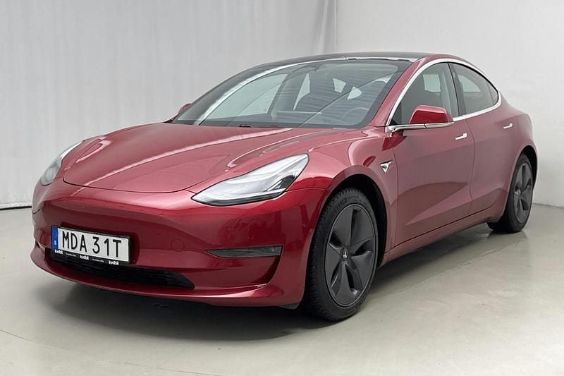Röd Begagnad 2019 Tesla Model 3 Sedan | 205 000 kr (Bra pris) - Bild 1/4