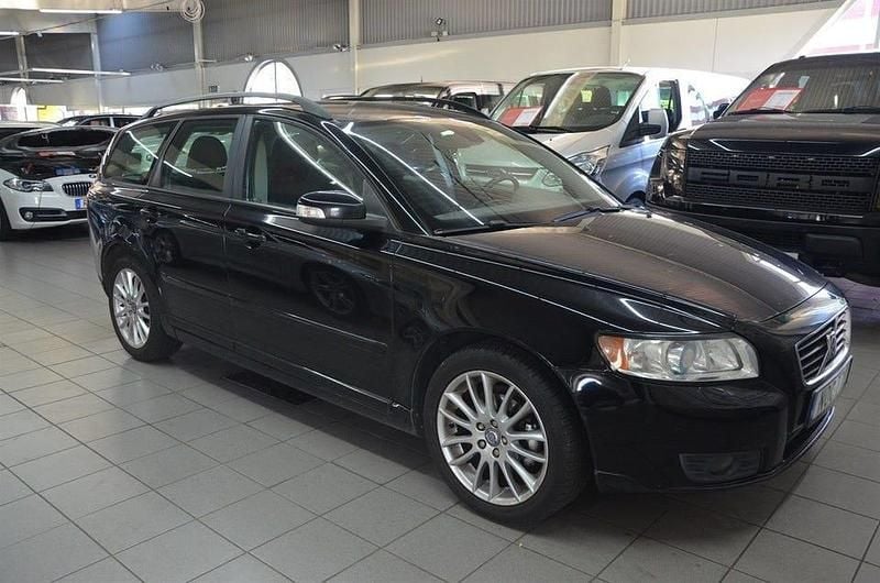 Svart Begagnad 2007 Volvo V50 Momentum Kombi | 49 900 kr (Lite dyr) - Bild 1/4