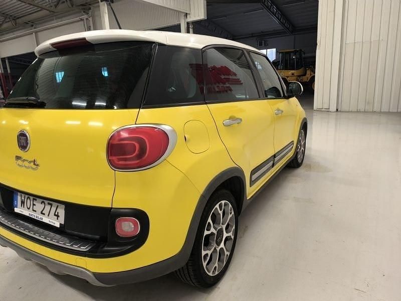 Begagnad Fiat 500L Lounge 120 HK (88 kW) 2014 Gul Minibuss