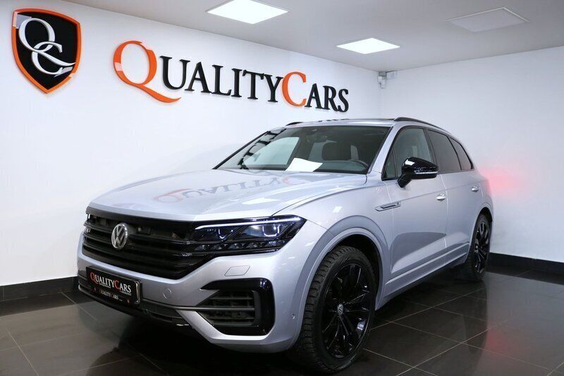 Silver Begagnad 2018 VW Touareg R-line SUV | 509 000 kr (Marknadspris) - Bild 1/4